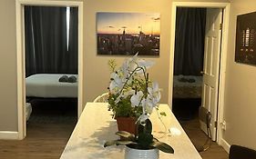 Cozy Apartments Woodside Near Manhattan